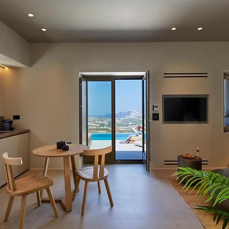 Halcyon Days Aparthotel Pyrgos Kallistis