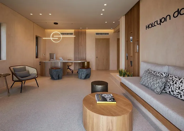 Halcyon Days Pýrgos