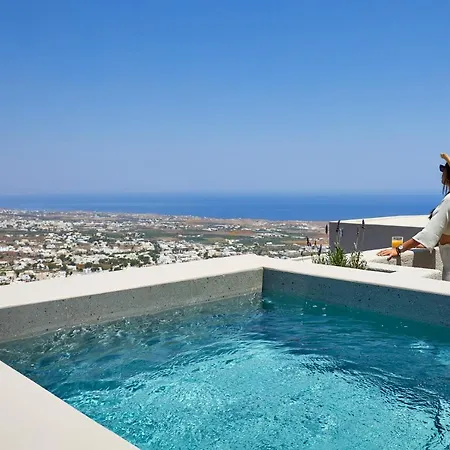 Halcyon Days Aparthotel 4*