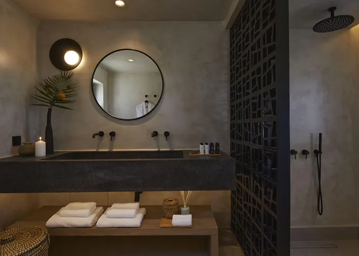 Halcyon Days Aparthotel